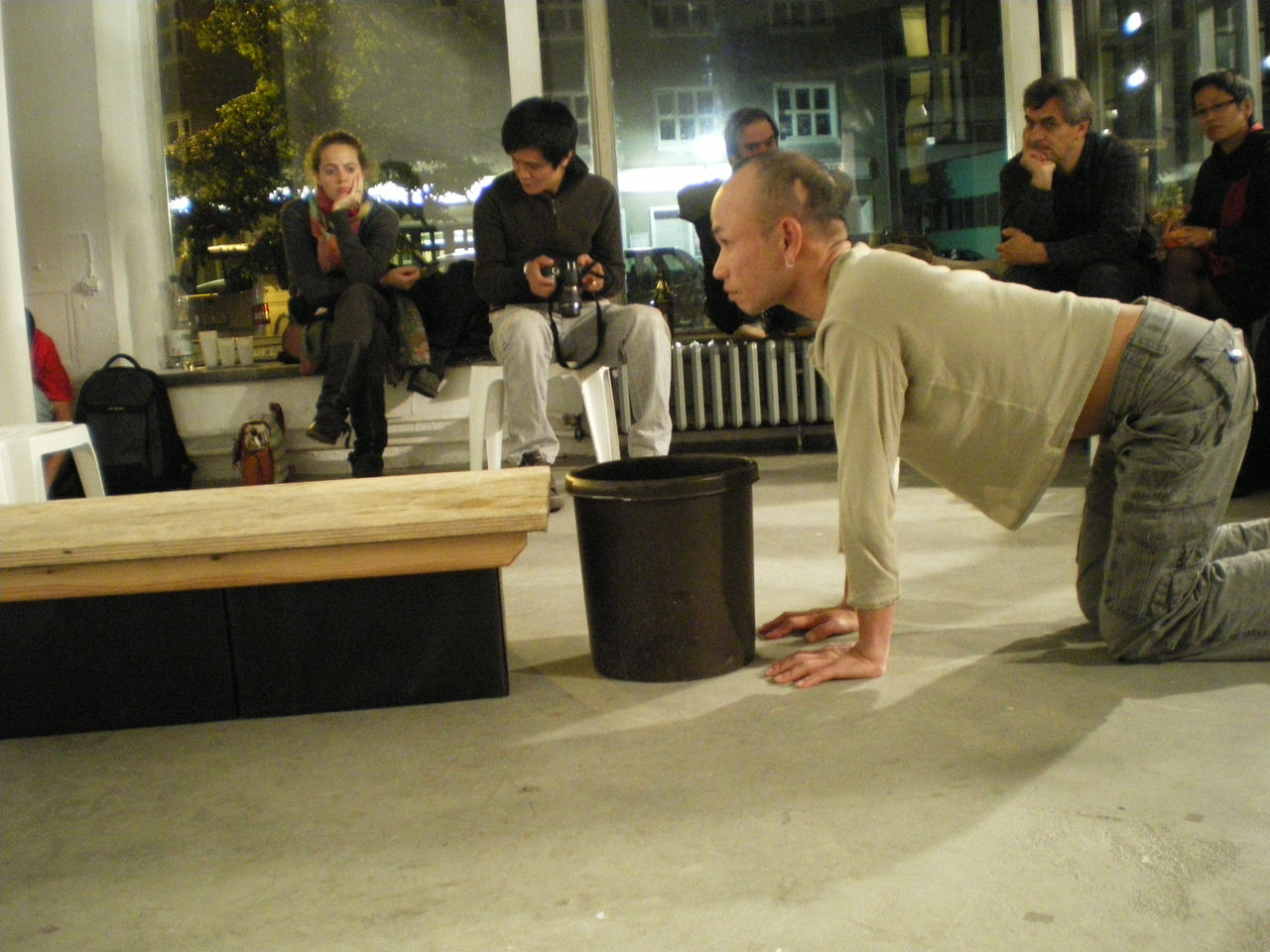 Photographic documentation of RYLLEGA Berlin (Performance by Truong Tan, 19 September 2008)